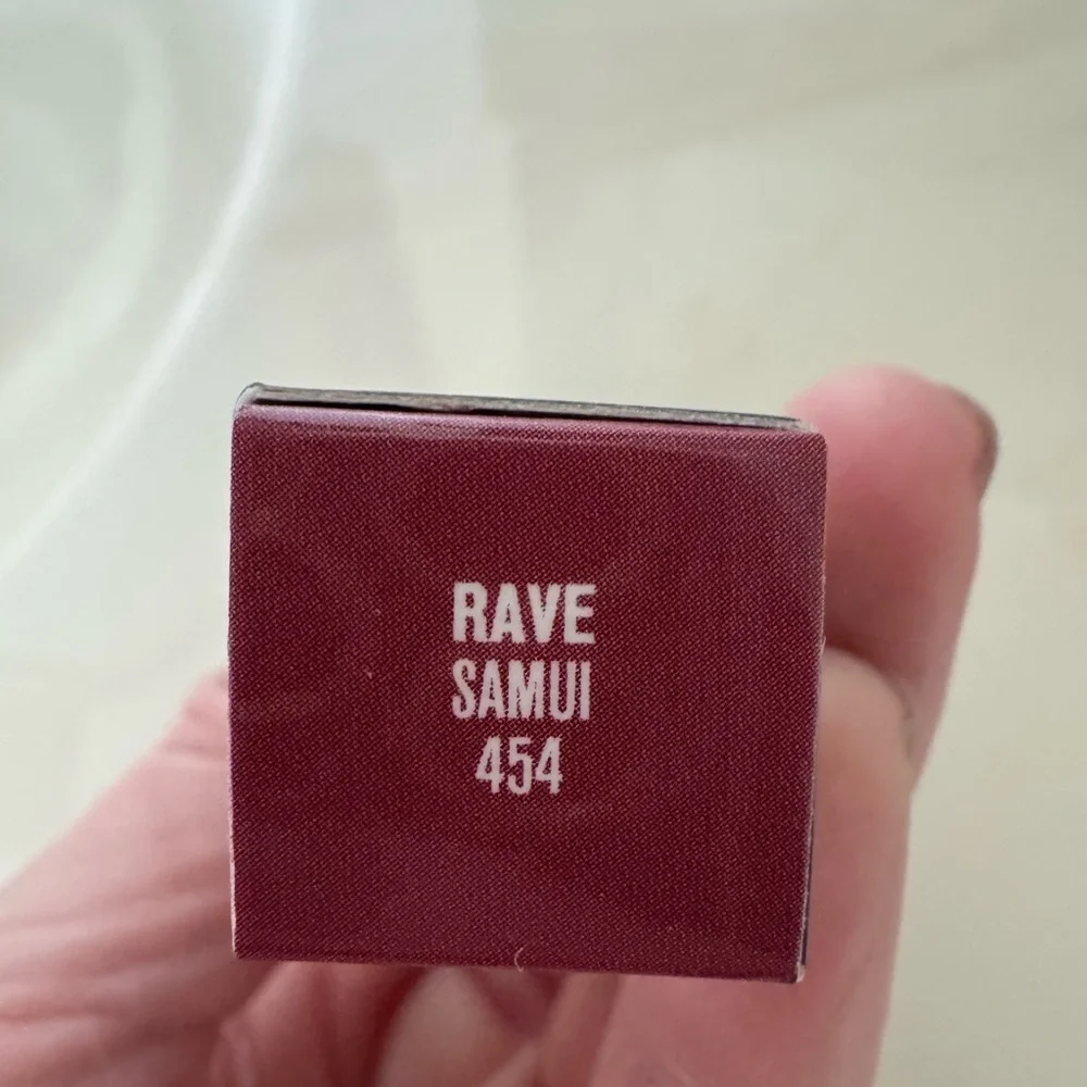 NWT IL MAKIAGE RAVE LIP CRAYON SUPER SHEER LIP COLOR Samui